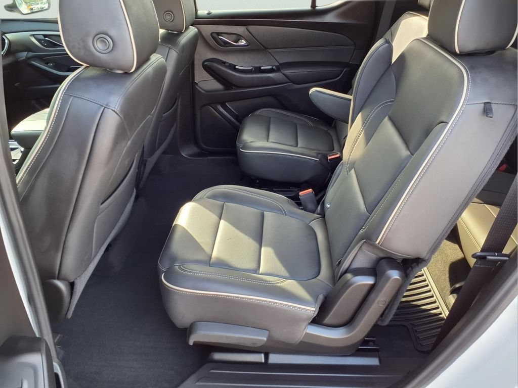 Used 2023 Chevrolet Traverse Premier FWD image 24