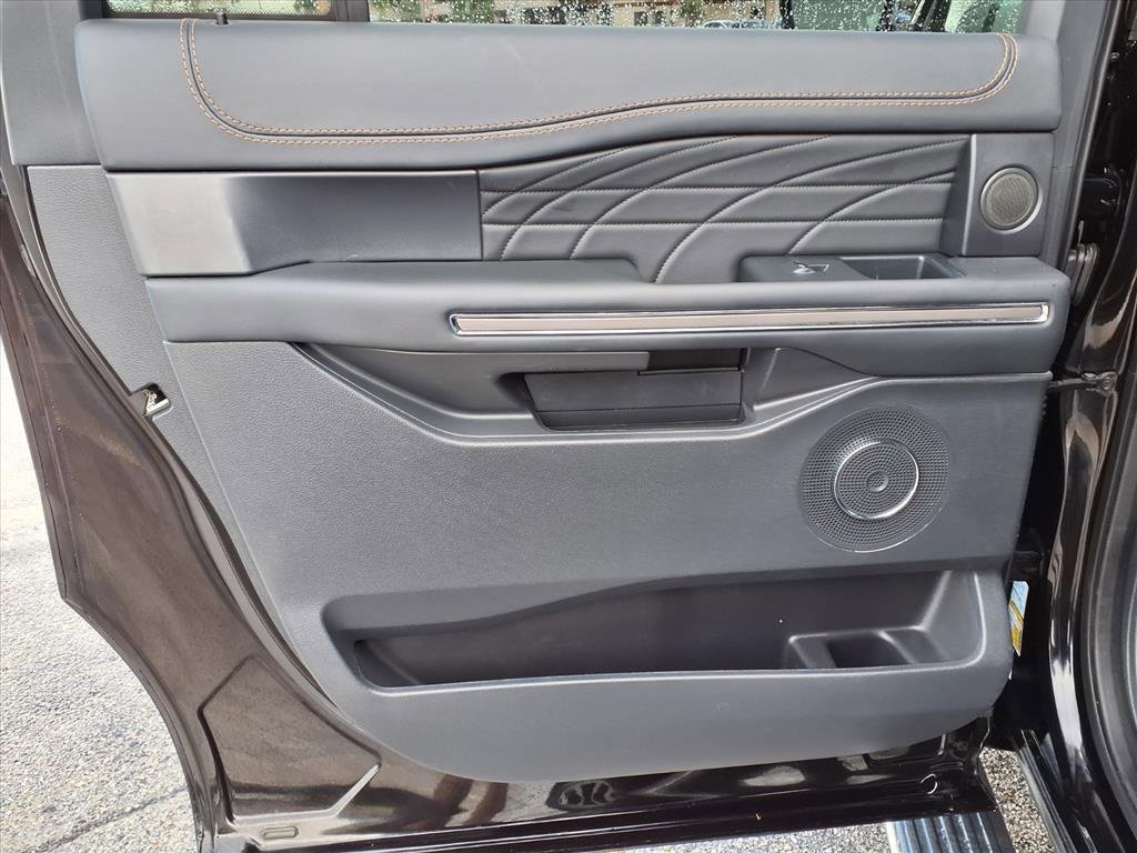 Used 2022 Ford Expedition Max Platinum image 23