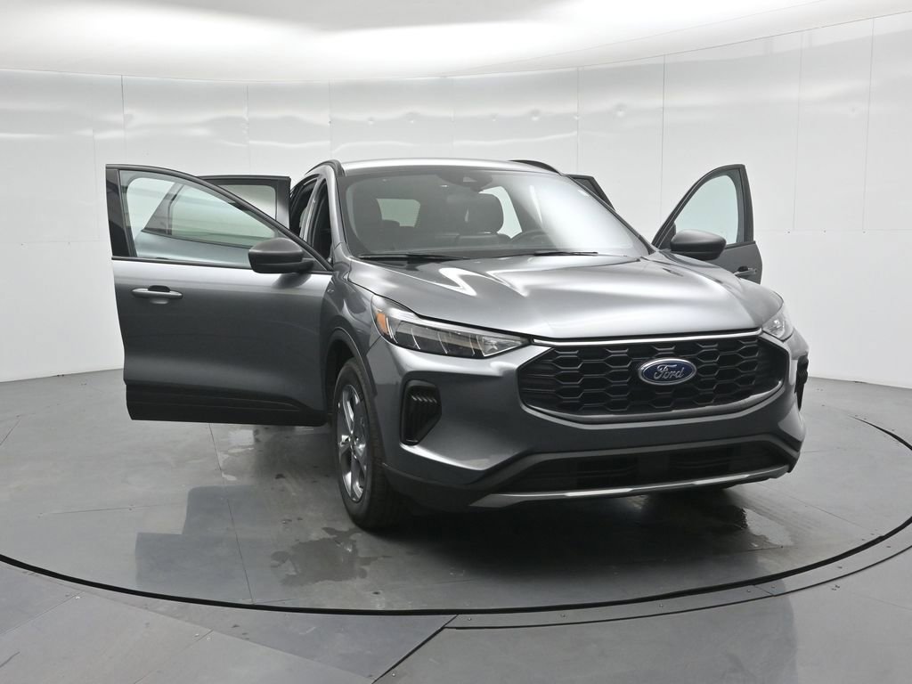 Certified 2025 Ford Escape ST-Line image 32
