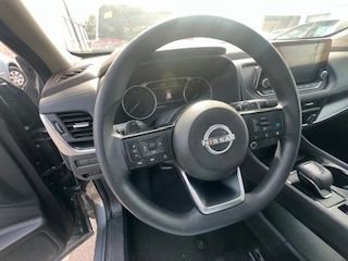 Used 2023 Nissan Rogue SV AWD/4WD image 14