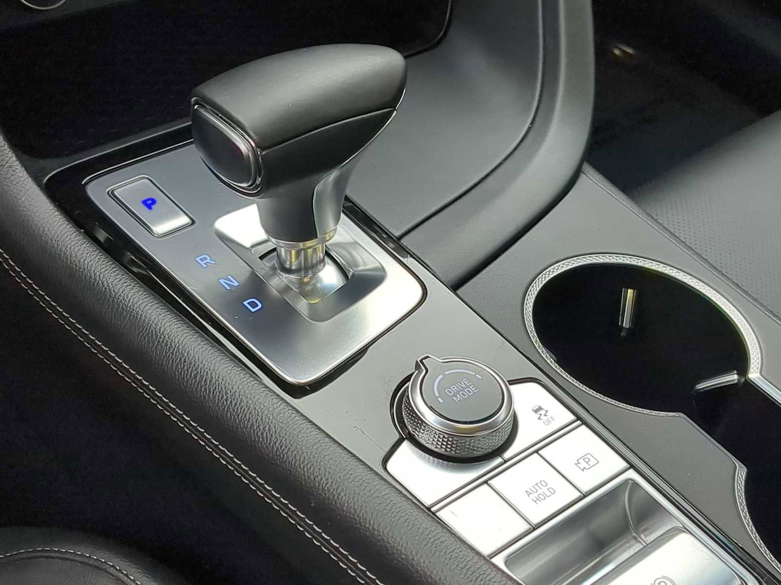 Used 2024 Genesis G70 2.5T image 33