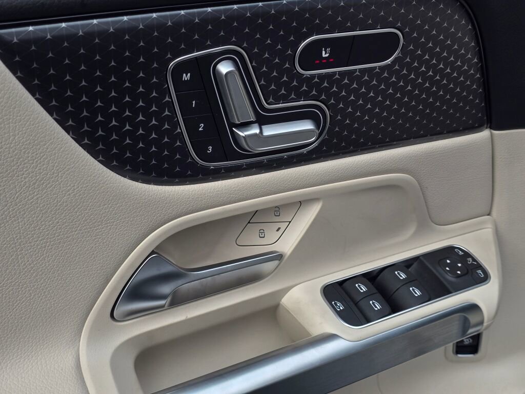 New 2026 Mercedes-Benz GLB 250 4MATIC image 36