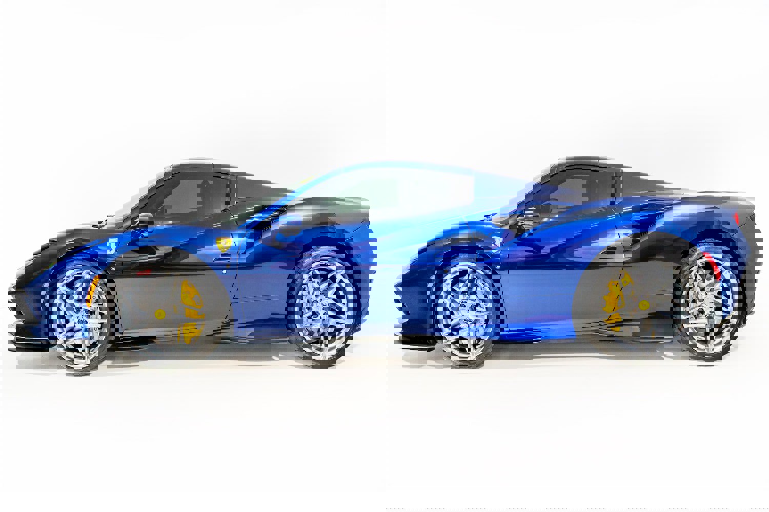 Used 2023 Ferrari F8 Tributo image 3