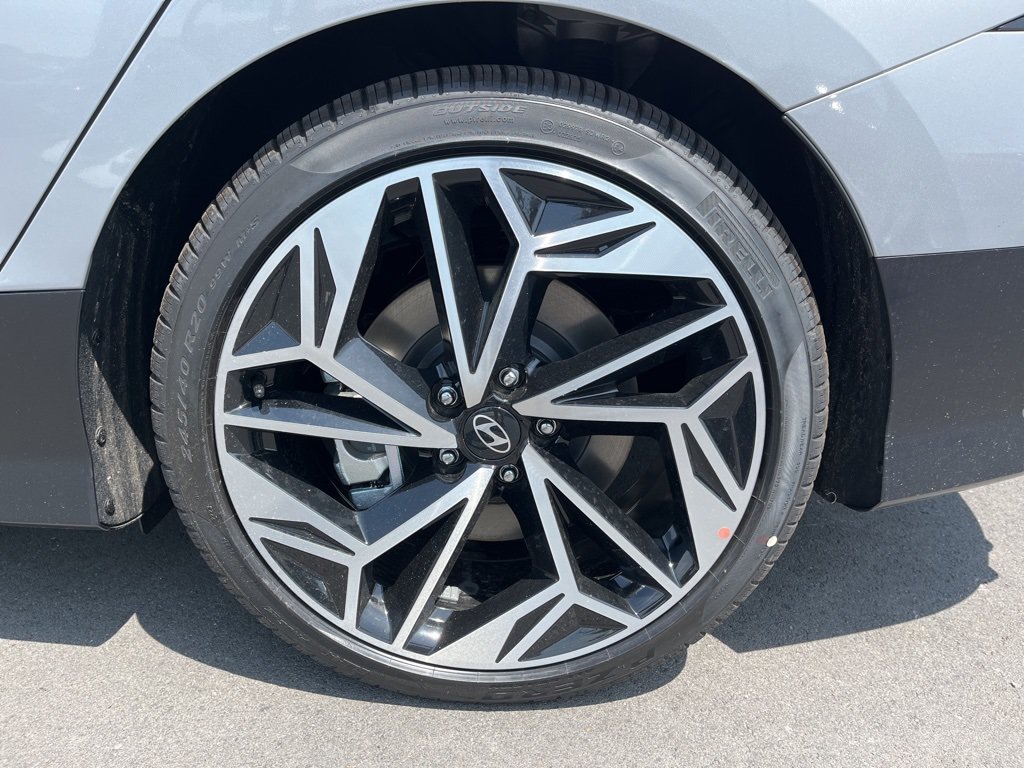 Used 2024 Hyundai Ioniq 6 SEL AWD/4WD image 9