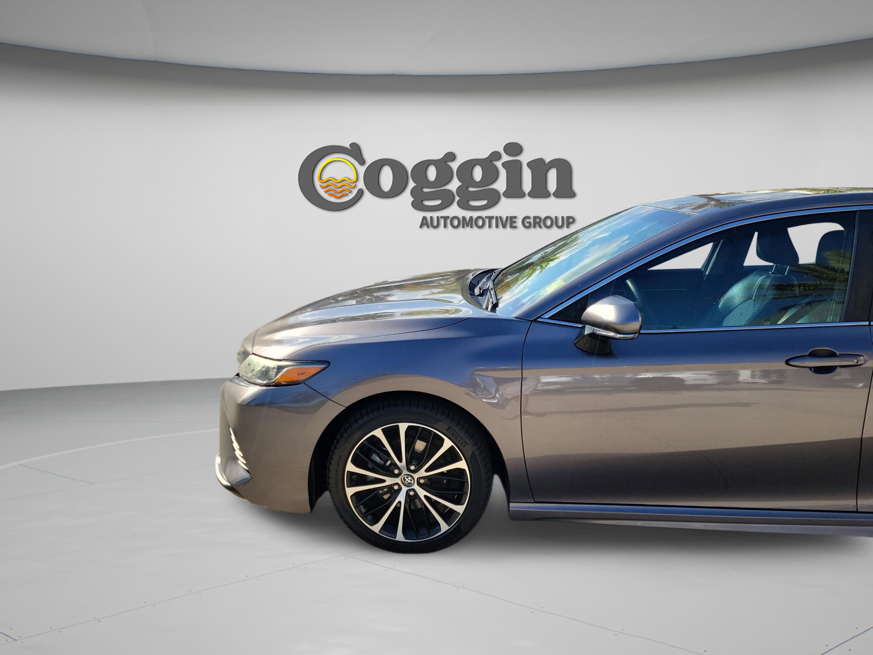 Used 2018 Toyota Camry SE w/ Moonroof Package FWD image 29