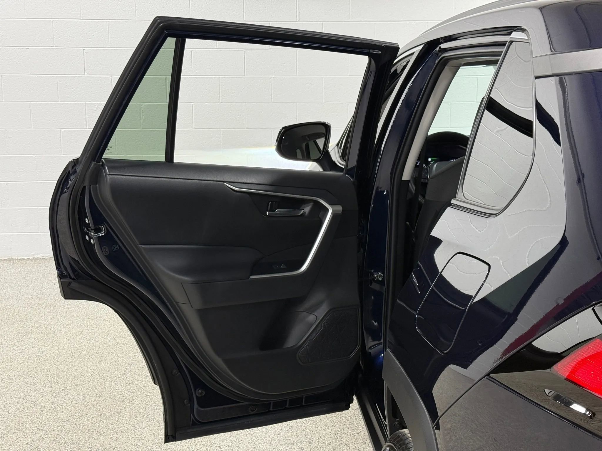 Used 2022 Toyota RAV4 XLE w/ Convenience Package image 61