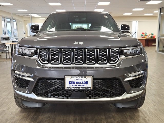 New 2025 Jeep Grand Cherokee Summit image 2