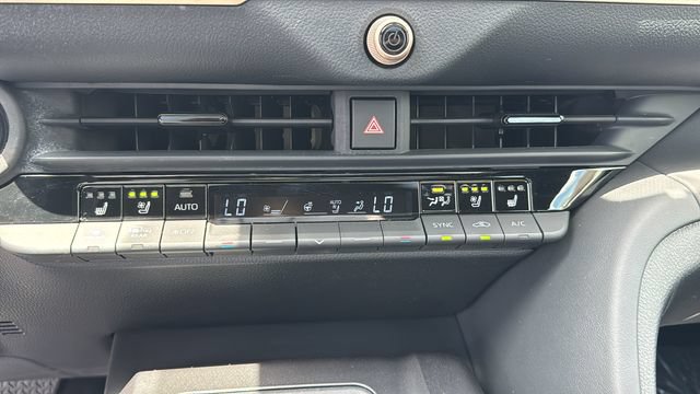 Used 2023 Toyota Crown Platinum AWD/4WD image 15