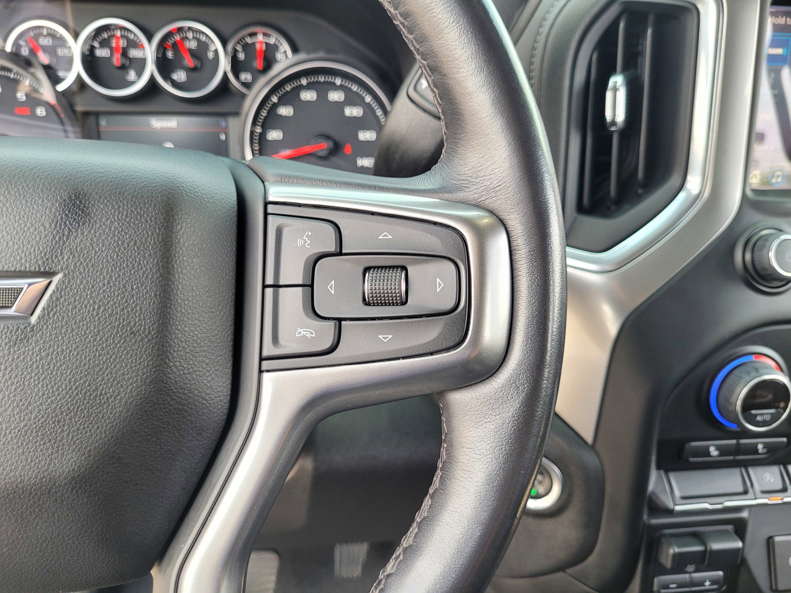 Used 2022 Chevrolet Silverado 1500 RST AWD/4WD image 21
