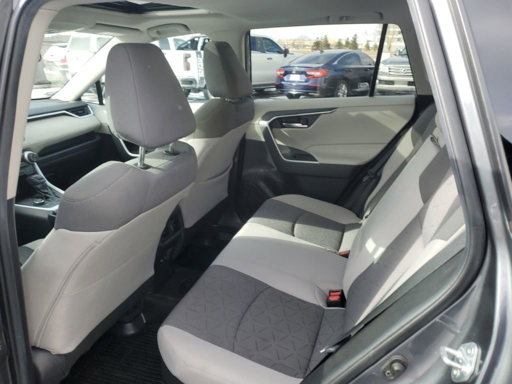 Used 2021 Toyota RAV4 XLE image 28