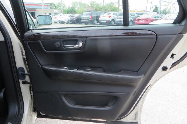 Used 2010 Cadillac DTS Luxury FWD image 9