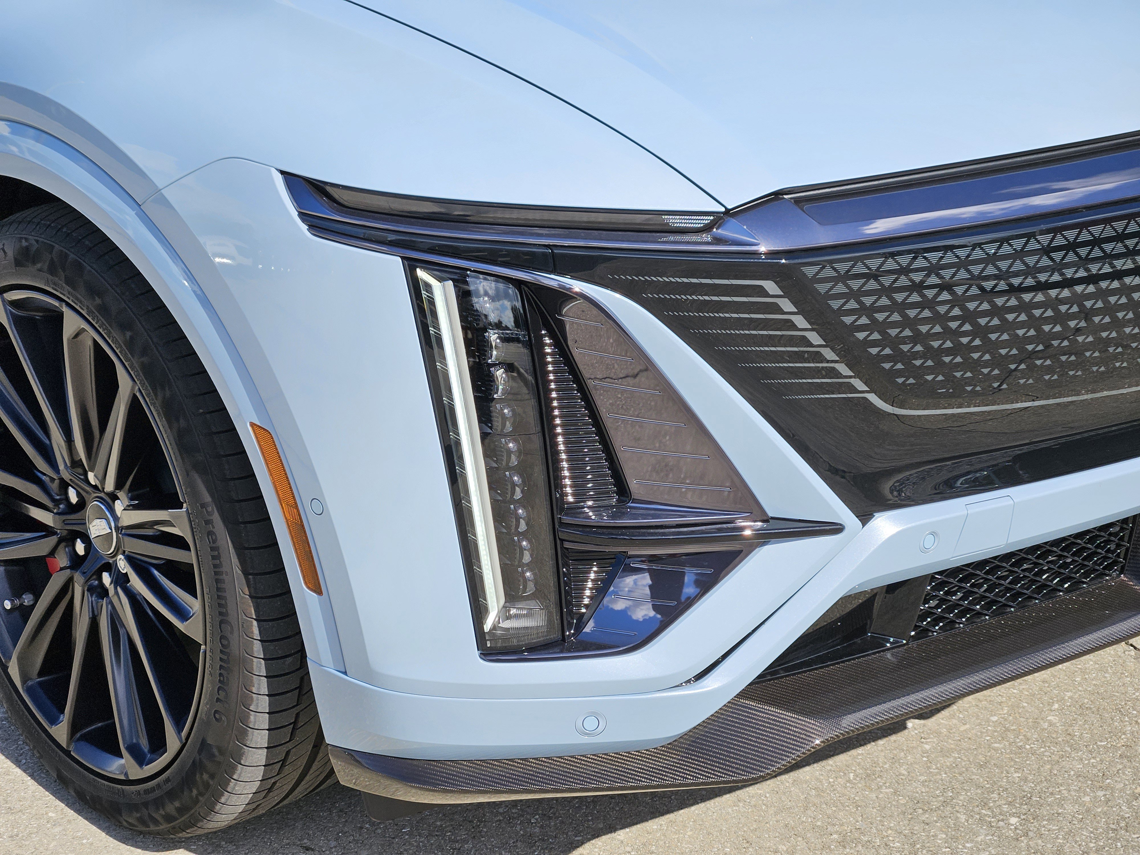 New 2026 Cadillac Lyriq V w/ Exterior Carbon Fiber Package image 9