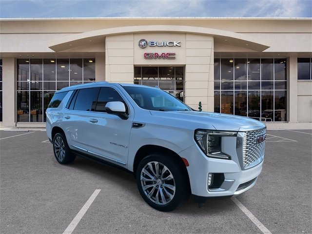Used 2022 GMC Yukon Denali image 2