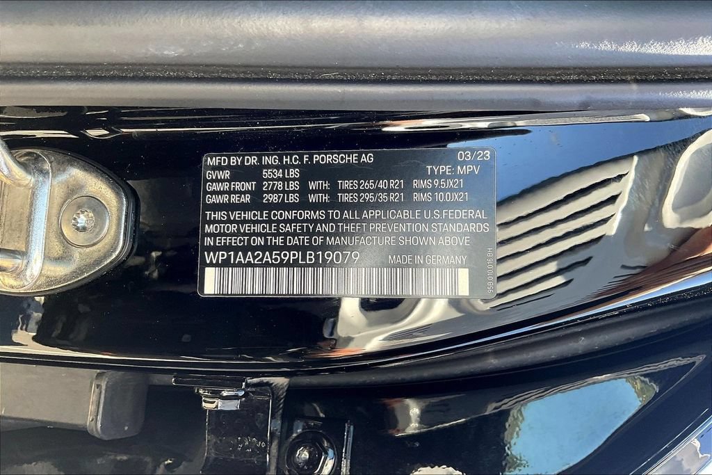Used 2023 Porsche Macan AWD/4WD image 19