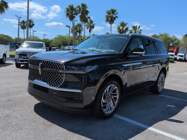 Certified 2026 Lincoln Navigator Reserve AWD/4WD image 8