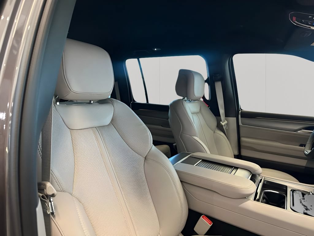 New 2026 Jeep Grand Wagoneer L 4WD image 13