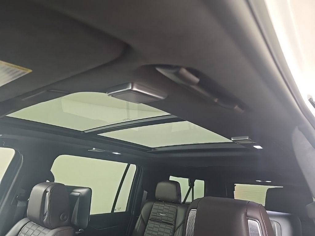 Certified 2024 Cadillac Escalade ESV Sport Platinum image 17