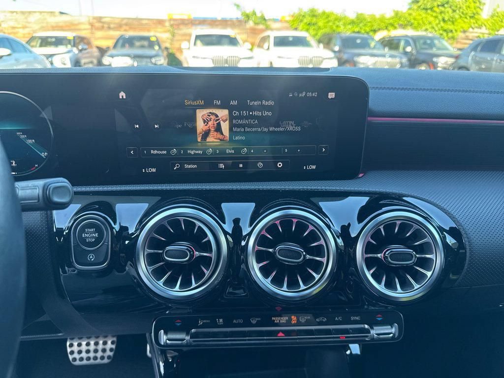 Used 2022 Mercedes-Benz CLA 250 4MATIC image 43