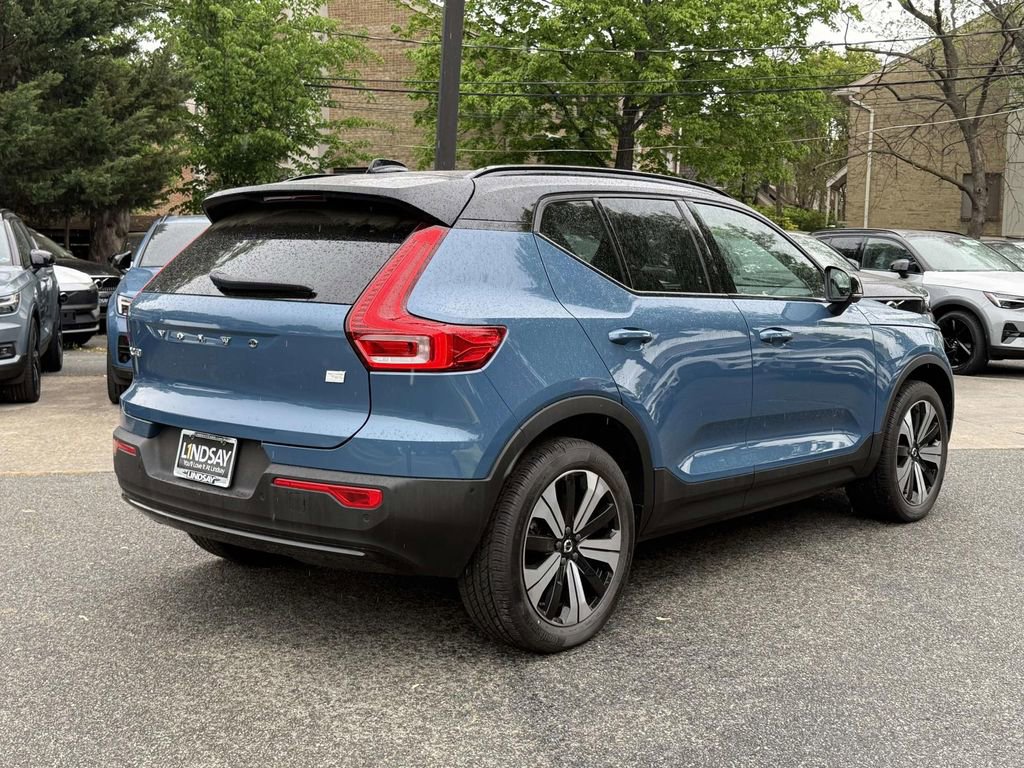 Used 2023 Volvo XC40 Recharge Plus image 10