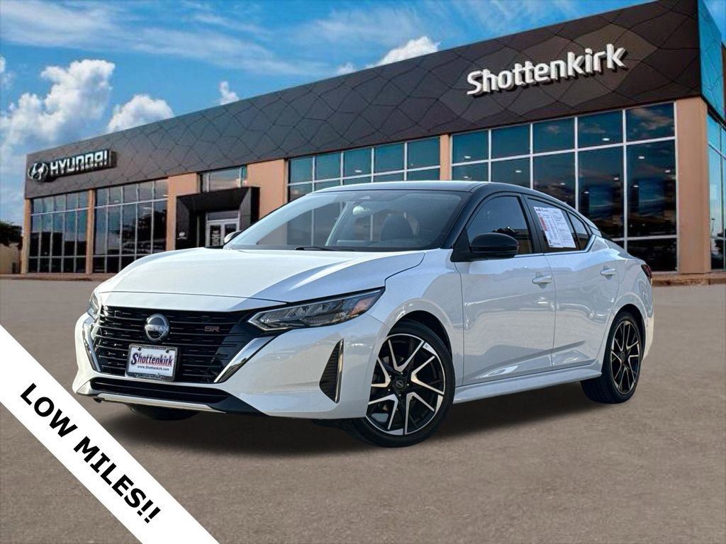 Used 2024 Nissan Sentra SR image 1