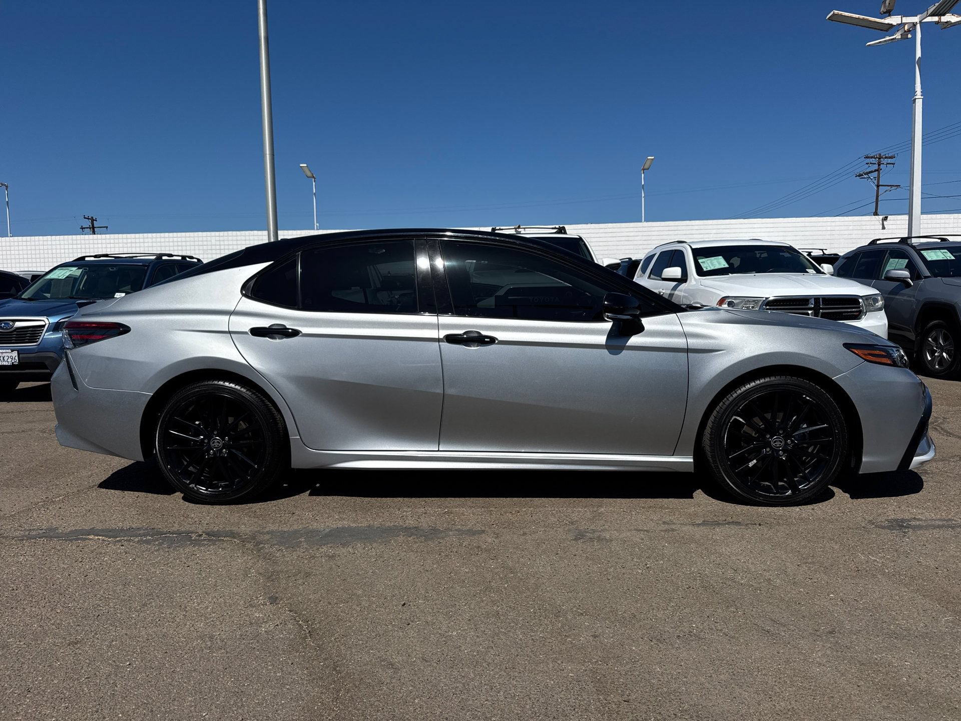 Used 2022 Toyota Camry XSE FWD image 5