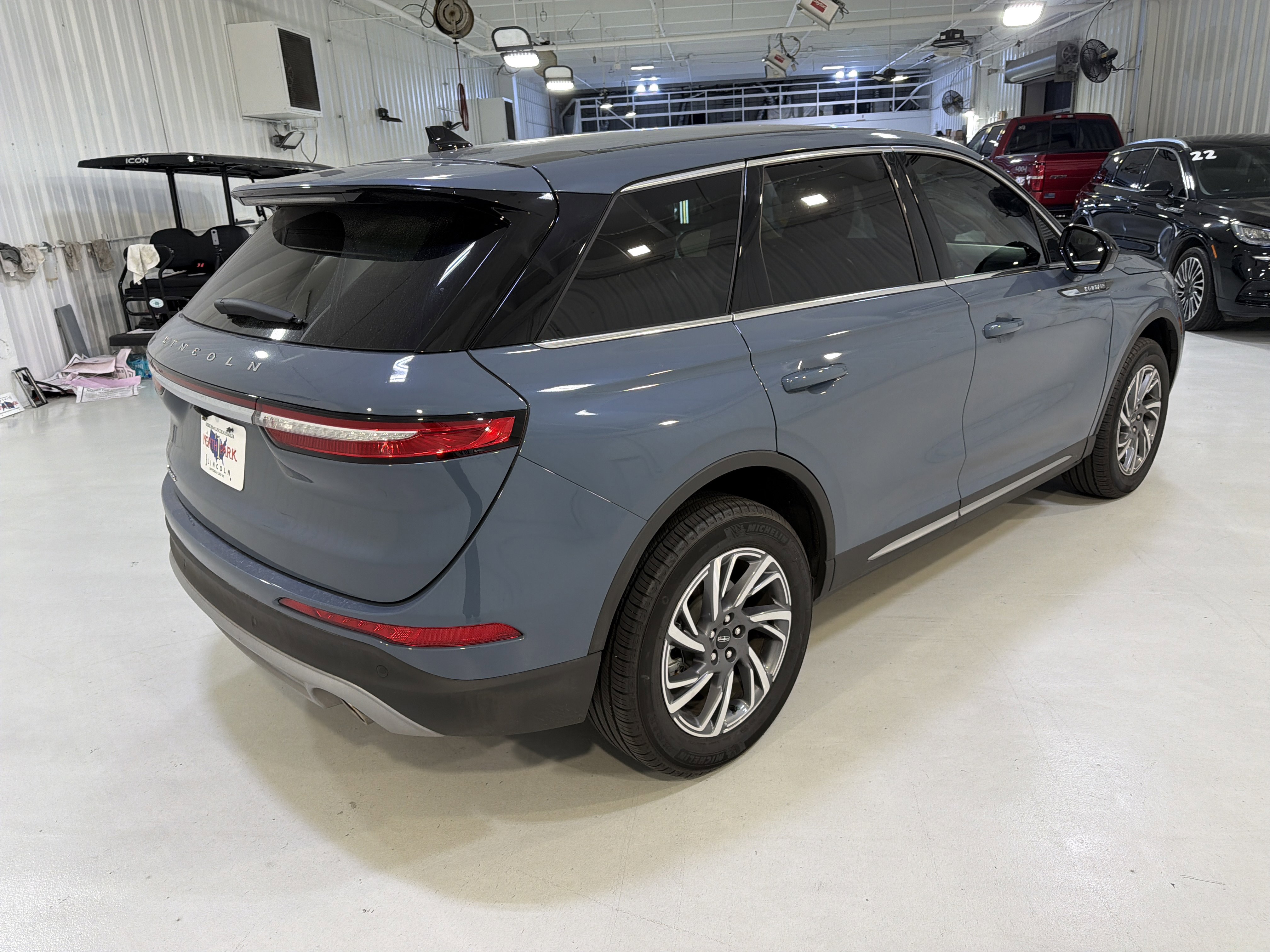 Used 2025 Lincoln Corsair FWD image 5