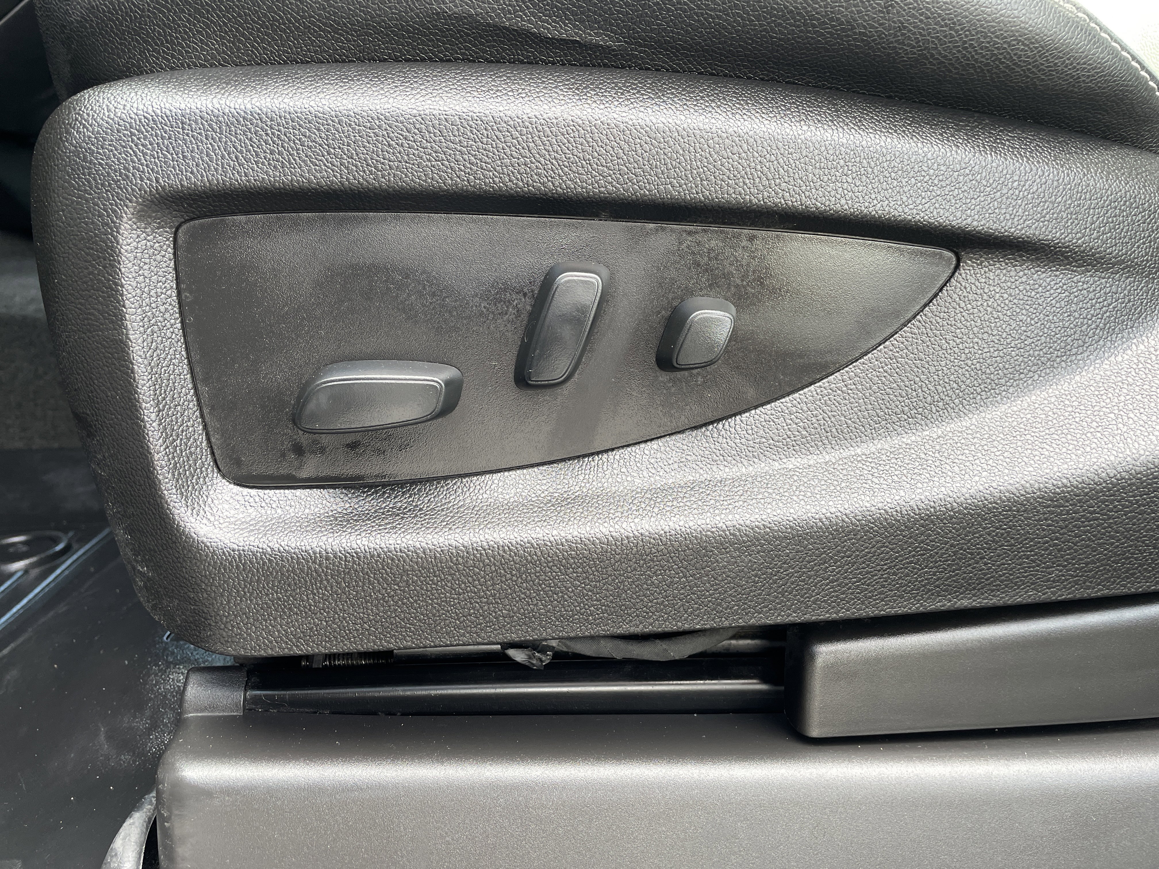 Used 2018 Chevrolet Silverado 1500 LTZ w/ Sport Package image 28