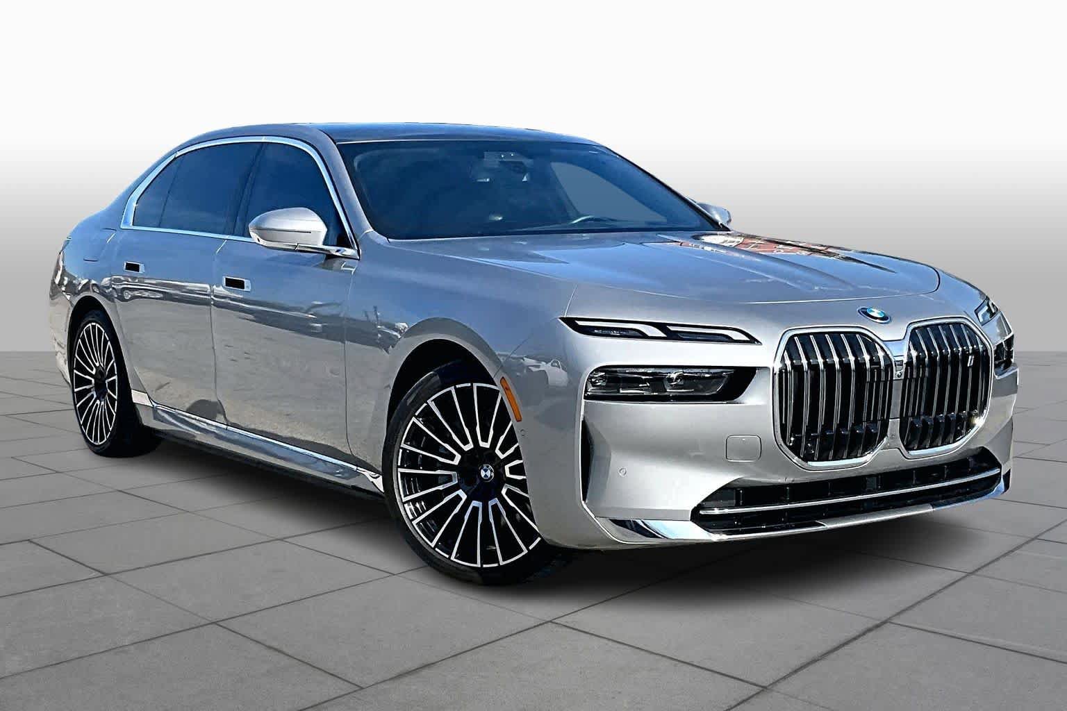 Used 2025 BMW i7 eDrive50 image 2