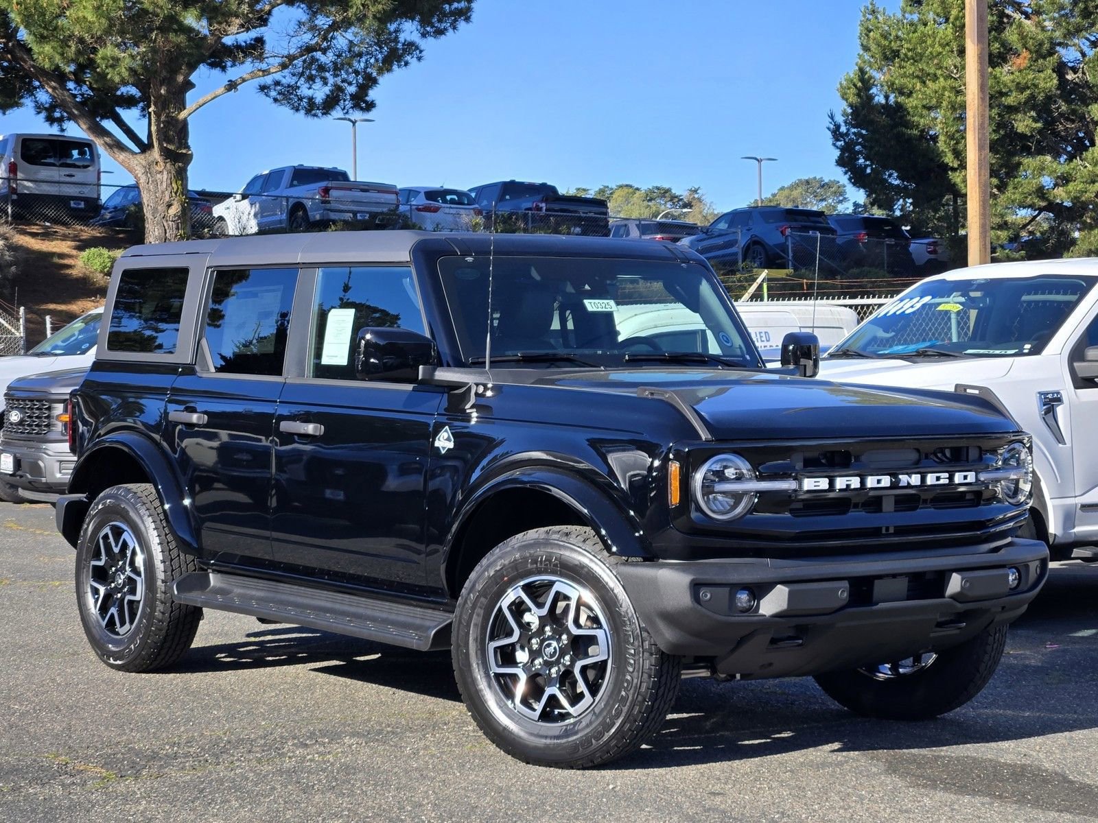 New 2026 Ford Bronco Outer Banks image 1