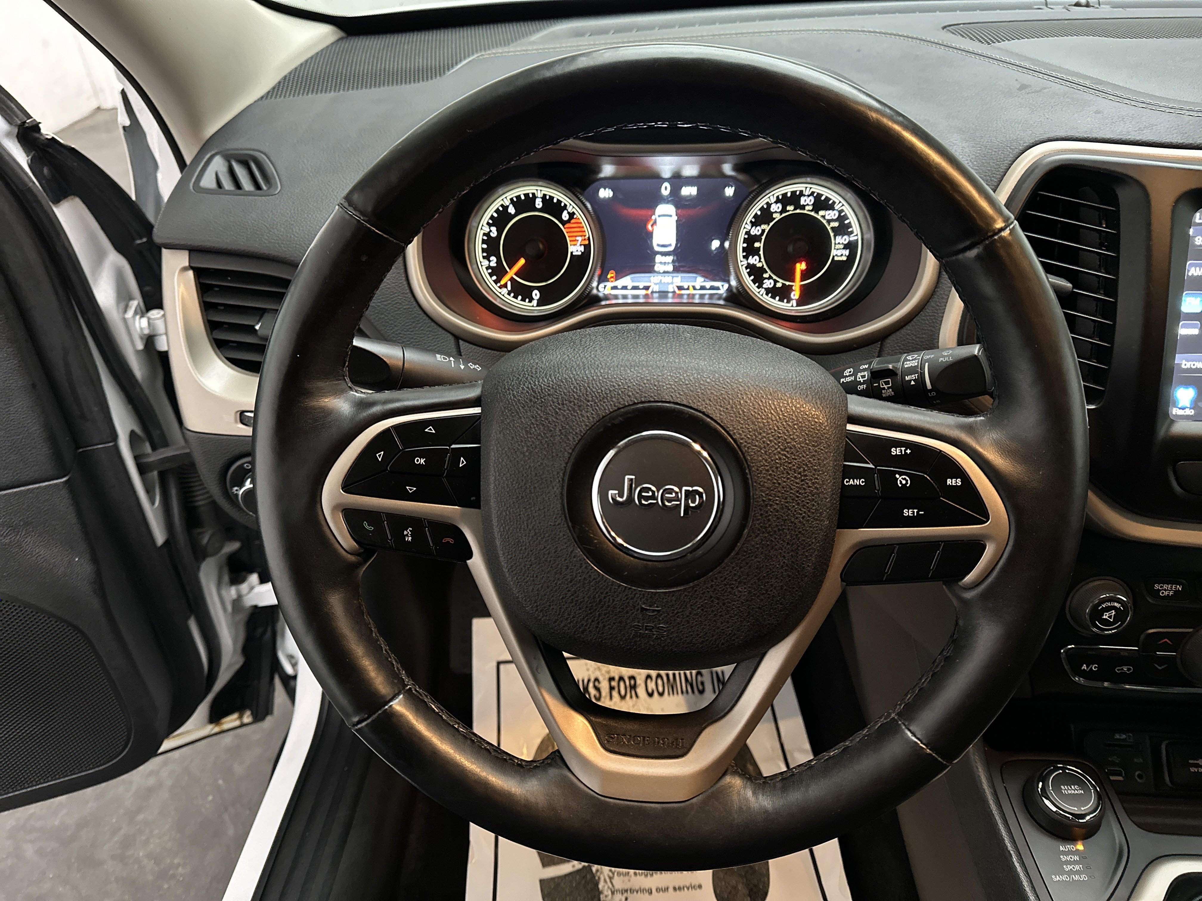 Used 2018 Jeep Cherokee Limited image 23