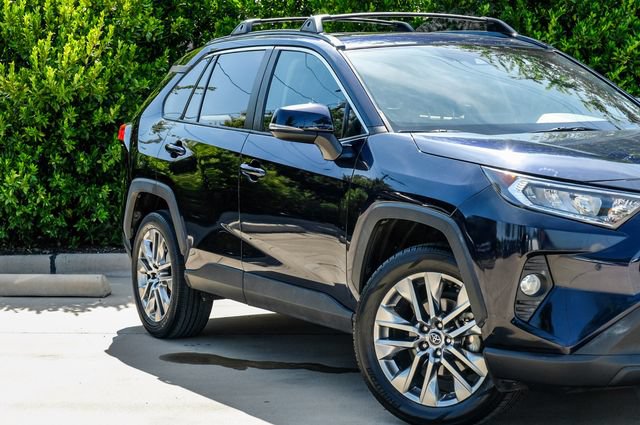 Used 2020 Toyota RAV4 XLE Premium AWD/4WD image 8