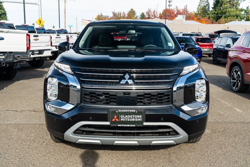 New 2025 Mitsubishi Outlander SE image 2