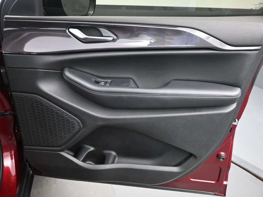 Used 2023 Jeep Grand Cherokee Altitude image 20