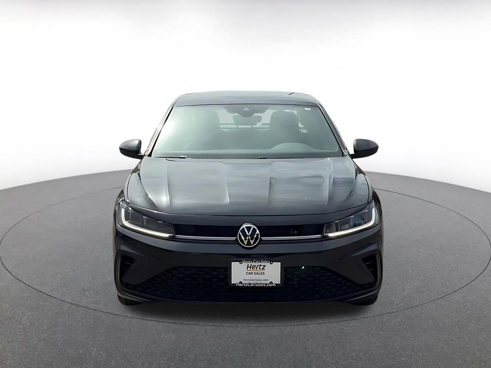 Used 2025 Volkswagen Jetta Sport image 3