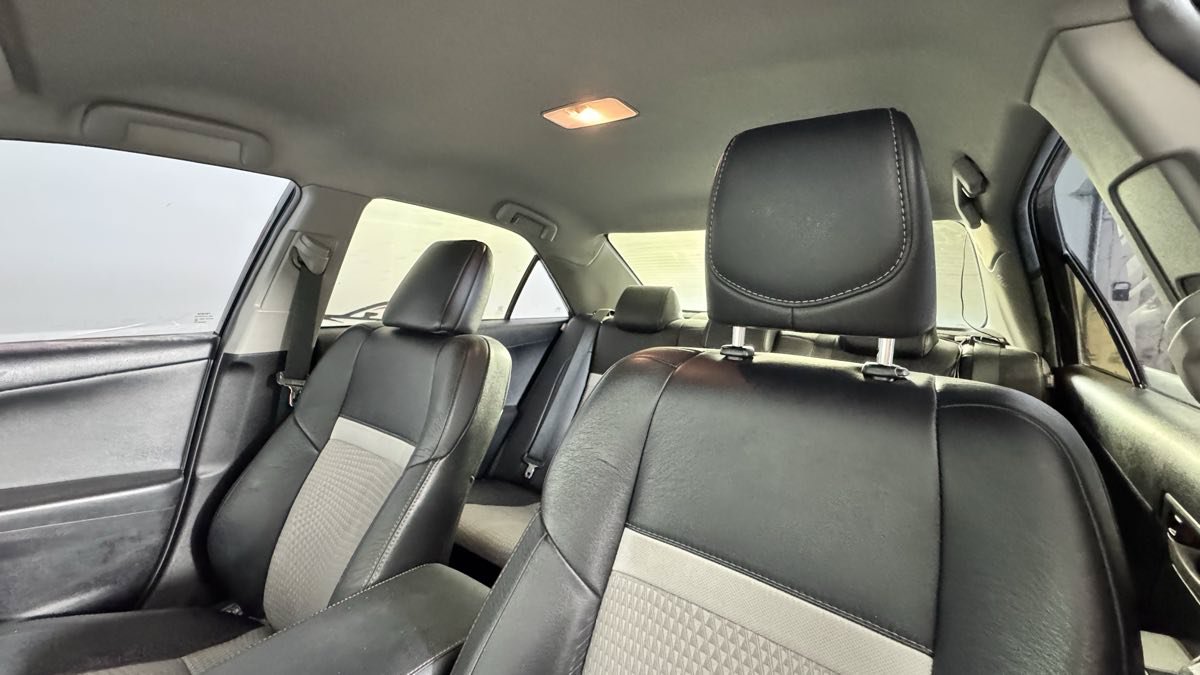 Used 2014 Toyota Camry SE FWD image 14