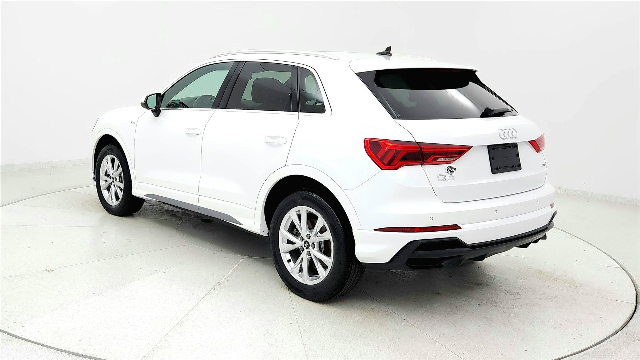 Used 2025 Audi Q3 2.0T Premium AWD/4WD image 3