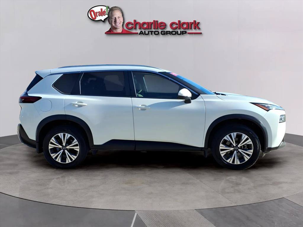Used 2022 Nissan Rogue SV w/ SV Premium Package FWD image 6