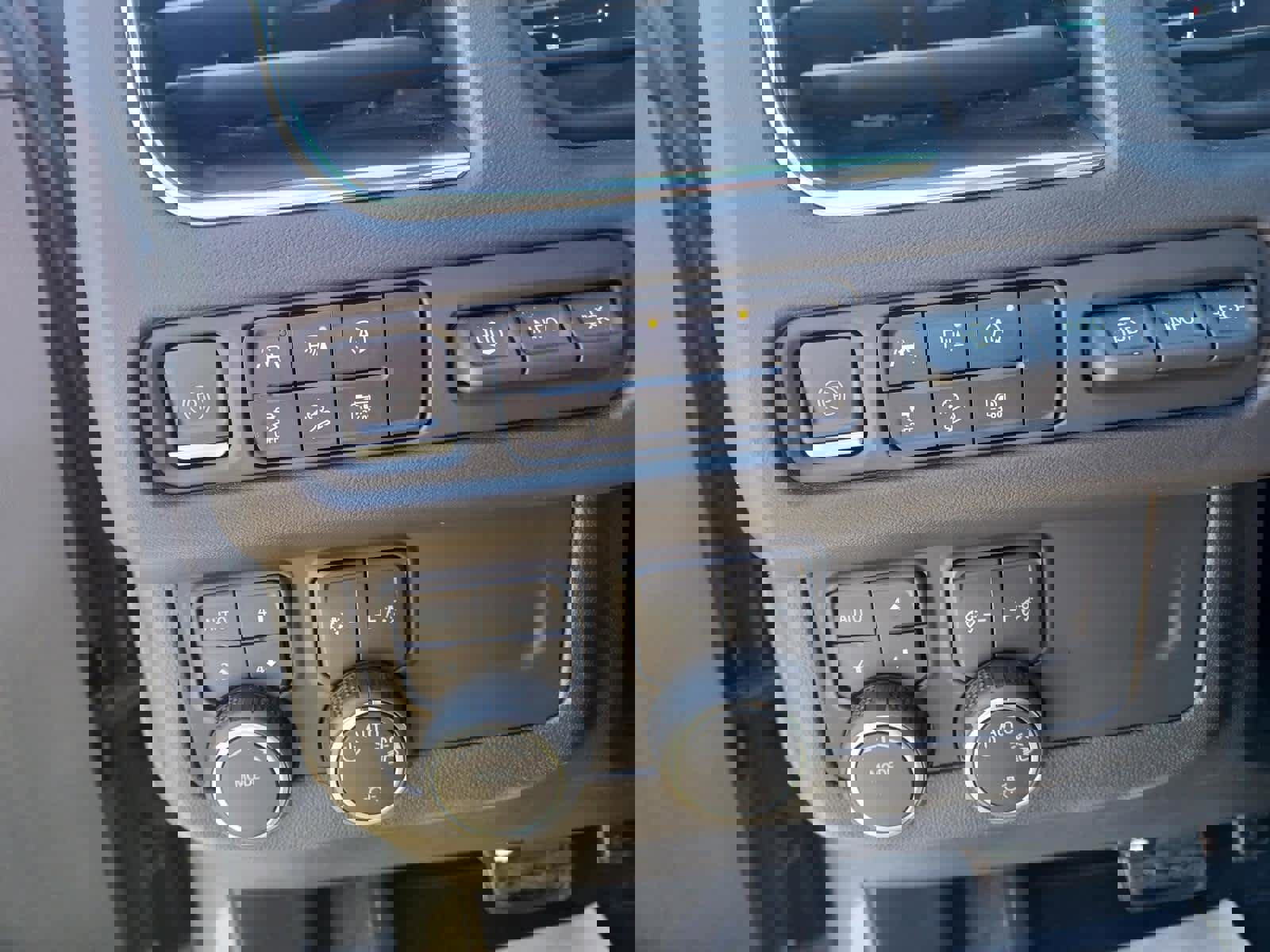 Used 2023 Chevrolet Suburban High Country w/ Premium Package 2 image 15