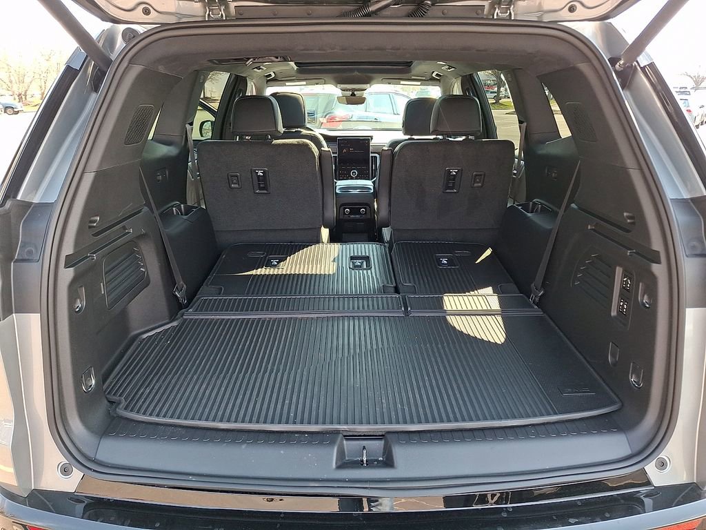 Used 2026 GMC Acadia Denali Ultimate w/ LPO, Floor Liner Package AWD/4WD image 29