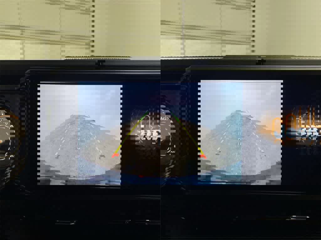 Used 2025 Jeep Wrangler Sahara image 25