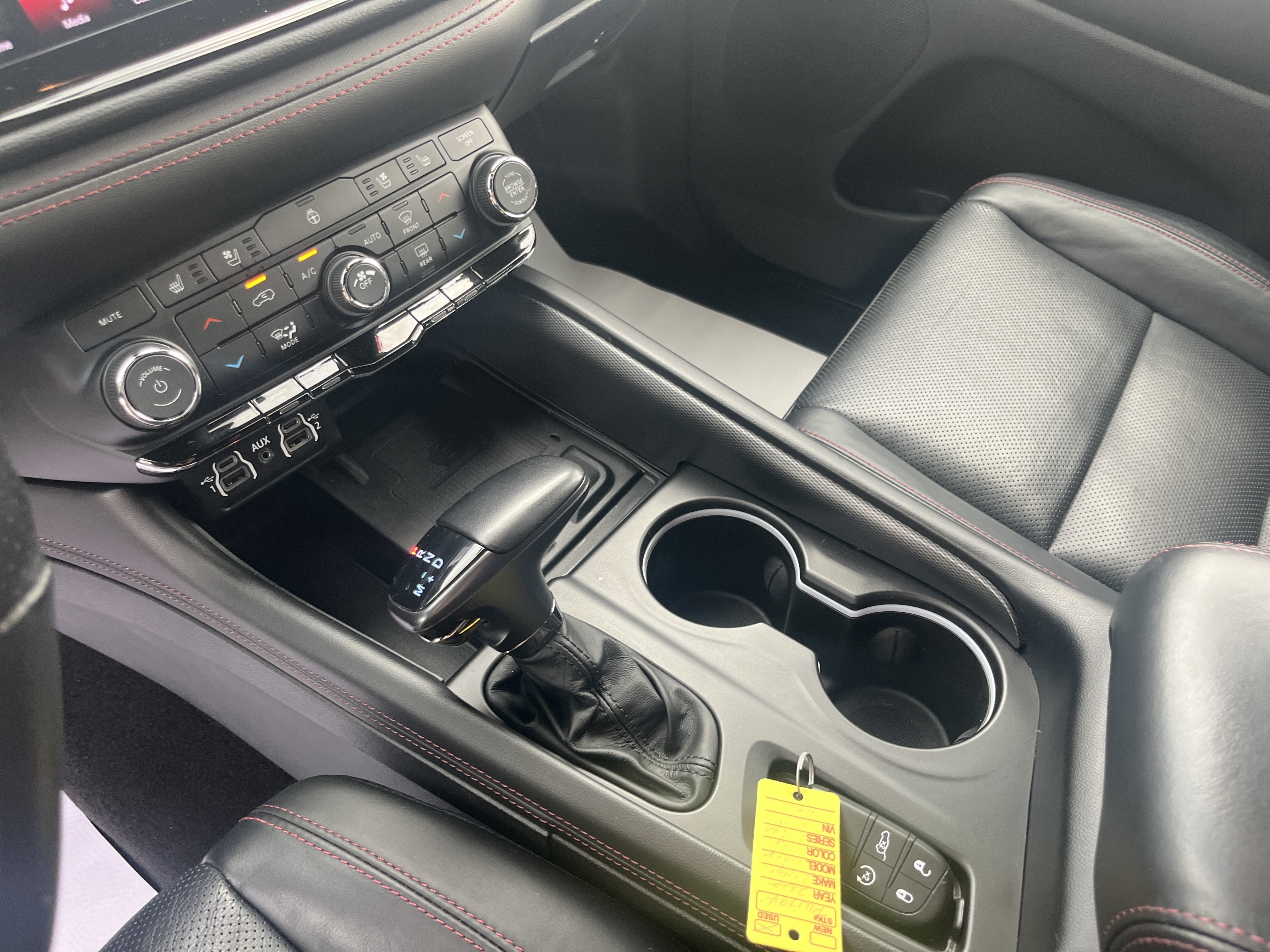 Used 2022 Dodge Durango R/T w/ Blacktop Package AWD/4WD image 24
