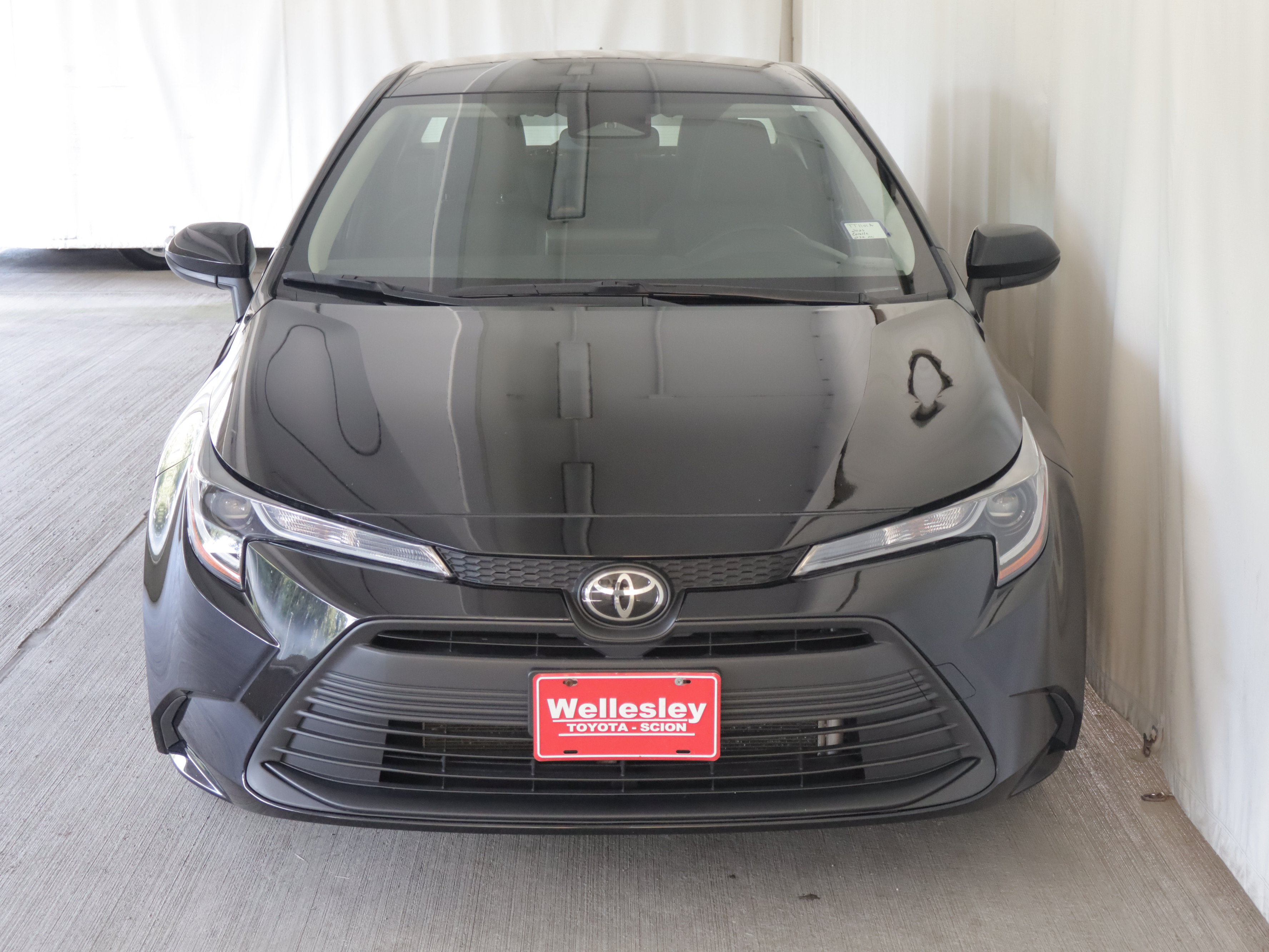 Used 2023 Toyota Corolla LE w/ Carpet Mat Package (TMS) FWD image 3