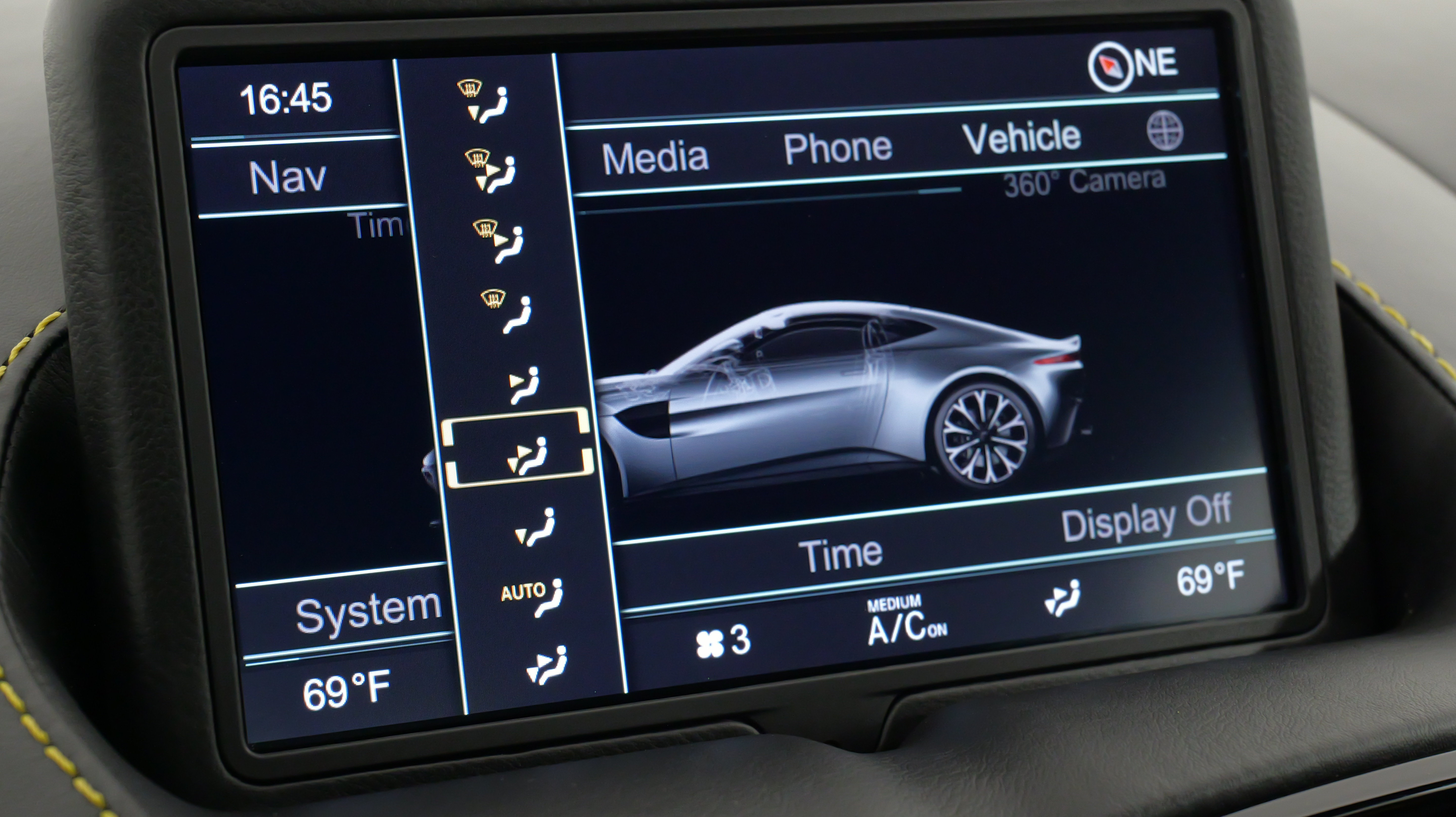 Used 2019 Aston Martin V8 Vantage Coupe RWD image 57