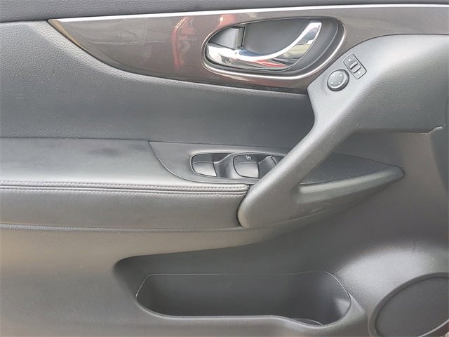 Used 2020 Nissan Rogue S image 14