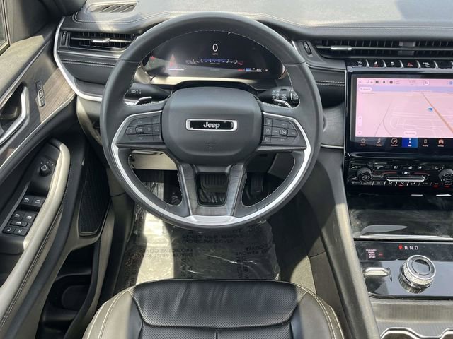 Used 2024 Jeep Grand Cherokee L Limited w/ Luxury Tech Group II AWD/4WD image 19