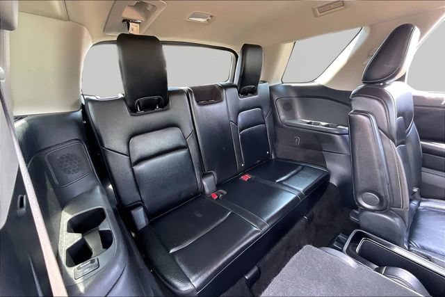 Used 2023 Nissan Pathfinder SL AWD/4WD image 18