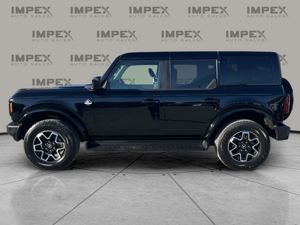 Used 2025 Ford Bronco Outer Banks image 2