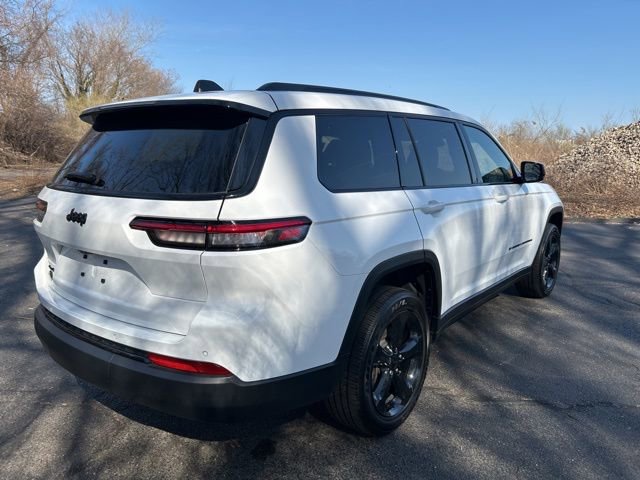 Used 2023 Jeep Grand Cherokee L Laredo AWD/4WD image 4