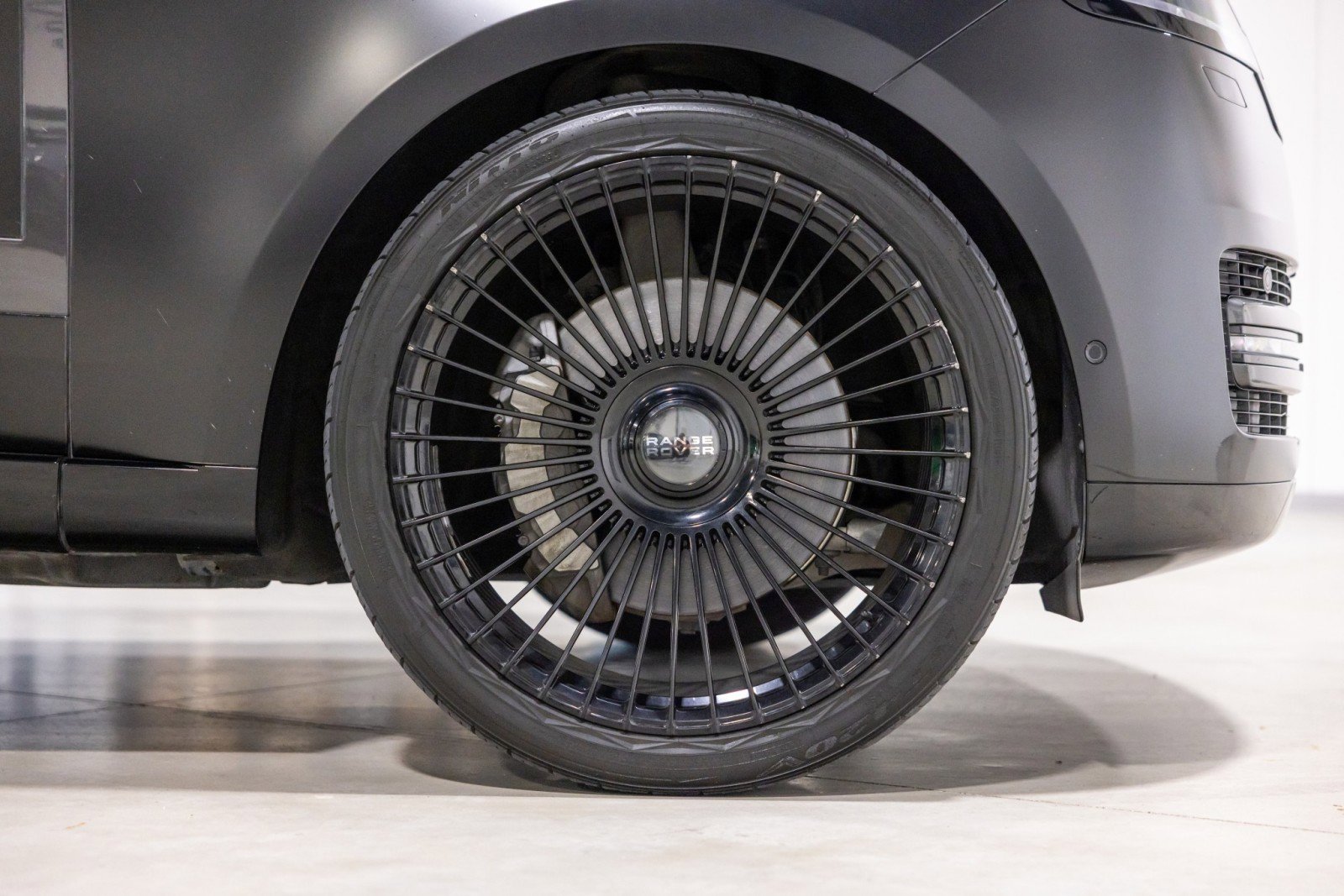 Used 2023 Land Rover Range Rover SE image 22