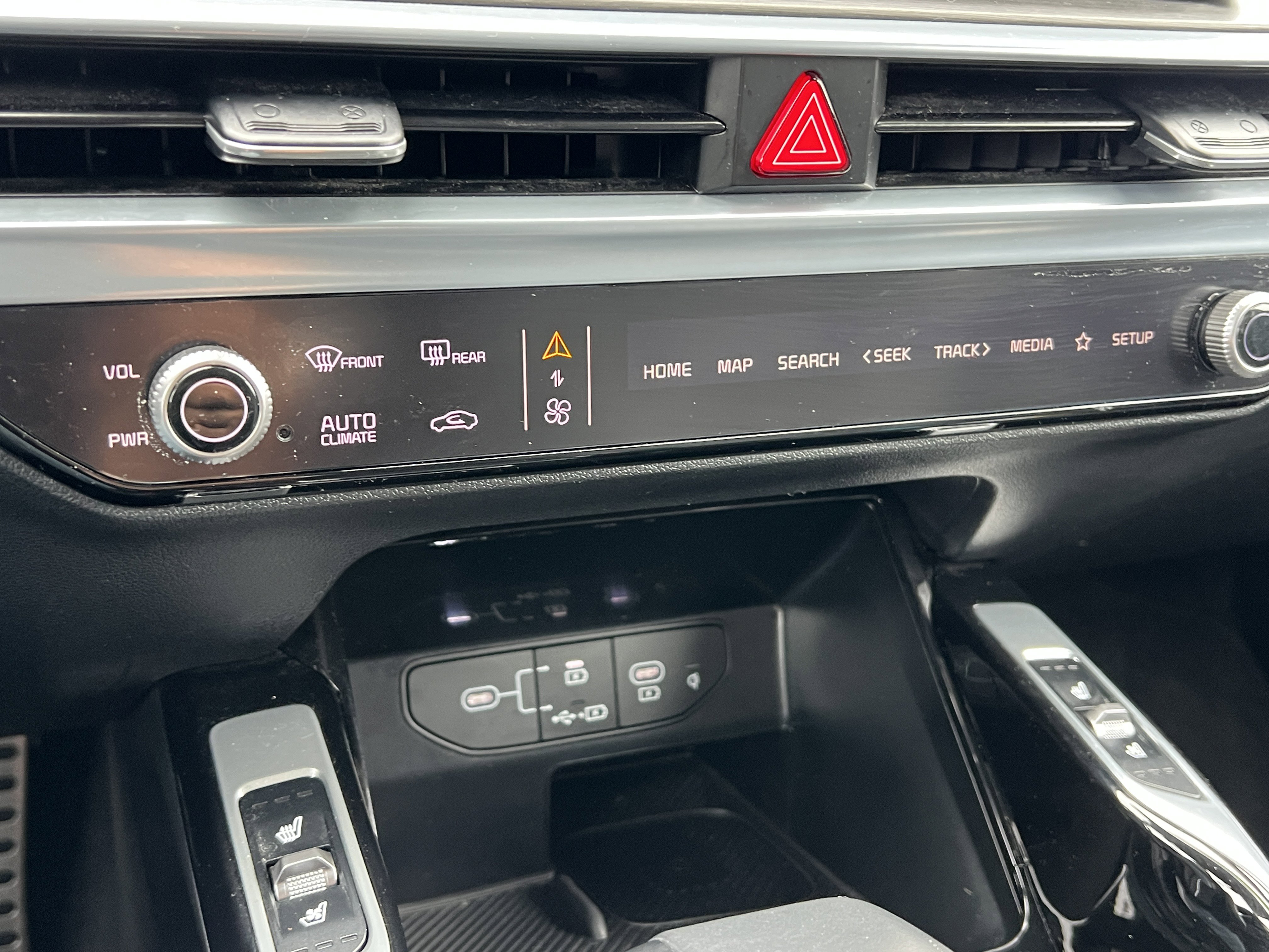 Certified 2024 Kia Sorento SX image 36